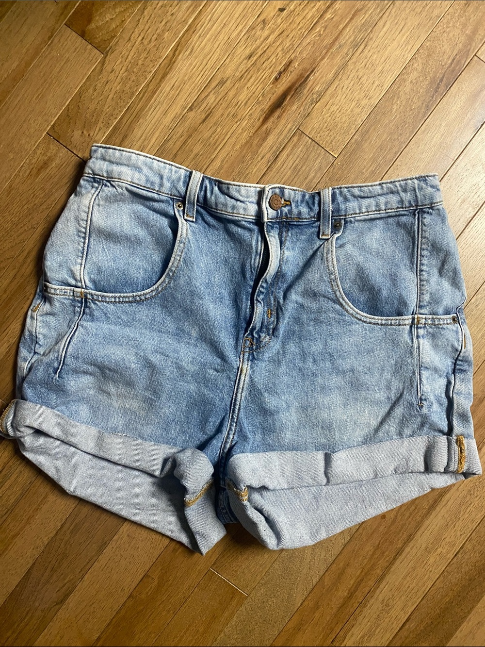 BDG Light Wash Highrise Denim Roll-Cuff Shorts